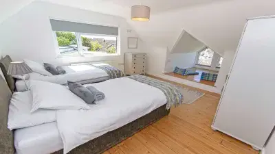 Rooftops, Sleeps 8 | Hot Tub*, Views & Log Burner Hôtels à : 