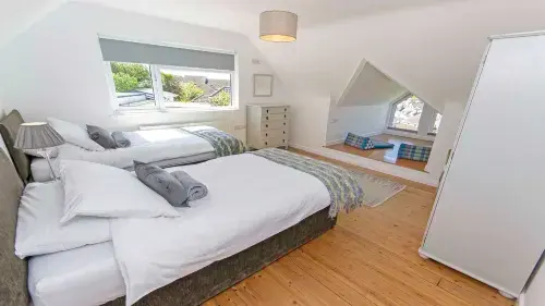 Rooftops, Sleeps 8 | Hot Tub*, Views & Log Burner