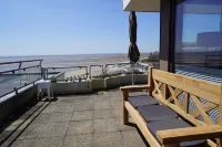 維克南海灘的帶泳池頂層公寓