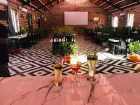 Hotel Prince Garden Daman - bar
