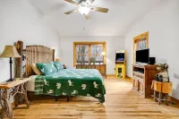 Lovely, One-Story Cabin in a Serene Mountain Country Club - Golf, Fish, and Ski
