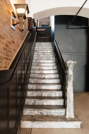 Charming Apartment Downtown Troy