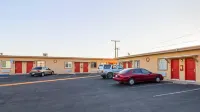 Motel 6 Hesperia, CA - East - parking