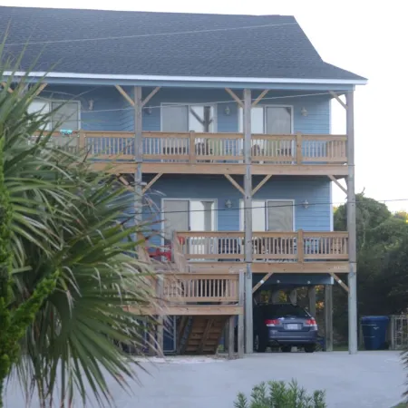 2nd Row Easy Beach Access 1/2 Block Ocean View + EV Charger