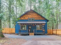 Rainier's Newest Luxury Chalet w/ Hot Tub-AC-WiFi 阿什福德酒店