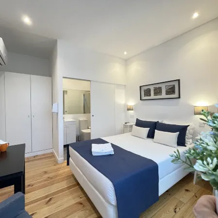 MyStay Porto Centro Отели рядом с достопримечательностью «Издательство Porto Editora»