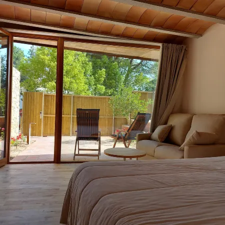 Mont-Sant Hotels in Costera