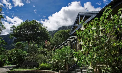 ซานคทิวารี่ ลอจ์, โรงแรมเบลมอนด์, มาจู พิชู