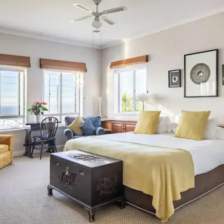 The Grosvenor Guest House & Self Catering Отели рядом с достопримечательностью «Пляж Лонг-Бич»