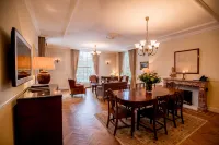 Kasteel de Wittenburg Hotels near ABF