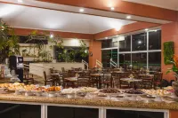 Hotel Golden Park Ribeirão Preto by Nacional Inn فنادق في Cravinhos