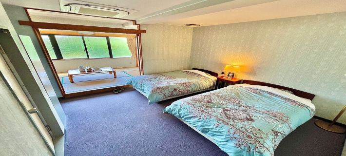 Pension Moon Villa Hotels in Onna
