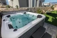Apartments Mare B with Pool - Hot Tub