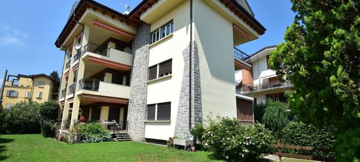 Apartment in a Prime Location on Lake Maggiore Ξενοδοχεία στην πόλη Verbania