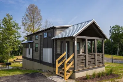 Cincinnati Camp Cedar Hotels in der Nähe von Lm&M Railroad