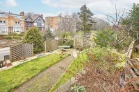 호스트 스테이 더 가든 플랫