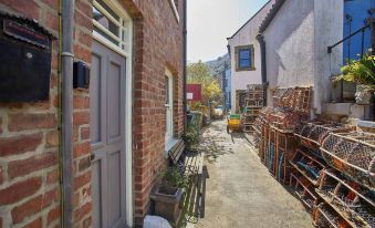 Host & Stay - Gun Gutter House