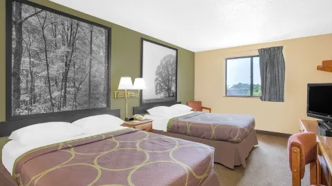 Super 8 by Wyndham Roanoke VA in Роанок