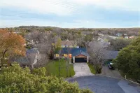 사우스 콩그레스 및 바튼 크릭 클락스버그까지 몇 걸음, 바비큐 및 게임 있는 프라이빗 야드