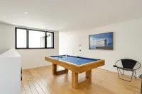Cascais Contemporary Villa by Cadenzalux