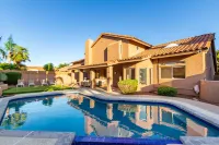 NEW Paradise Park Heated Pool Spa BBQ