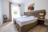 Hôtel & Restaurant les Mouettes Hotels in Belgodere