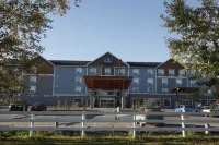 Pomeroy Inn & Suites at Olds College