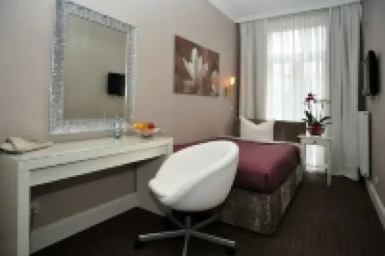 Hotel Commodore Hotel dekat St.Pauli