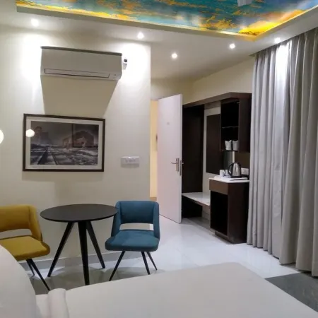 Mohan Tulip Hotel