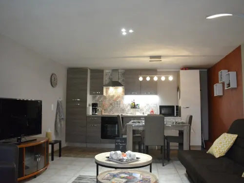 Terrace Apartment, Trois-Ponts - Homestays
