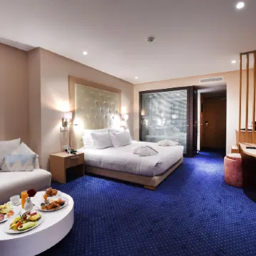 Flower Town Hotel & Spa