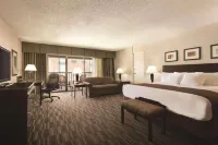 Radisson Hotel Louisville North Hotels in Clark County