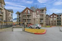 Amazing 3Br Condo | Heated Pool & Hot Tub | Hm Theatre | Fire Table | Pool Table
