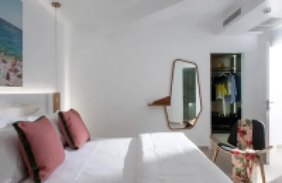 Made by the Sea Villas 8 Bdrm