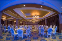 Star World Hotel - parking