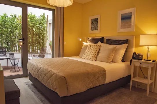 カヴィア  ホテル ド ラルゴ