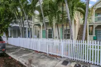 Paradise Place by AvantStay Key West Old Town Condo w Shared Pool