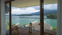 Mountain Shadows Resorts - Romantic