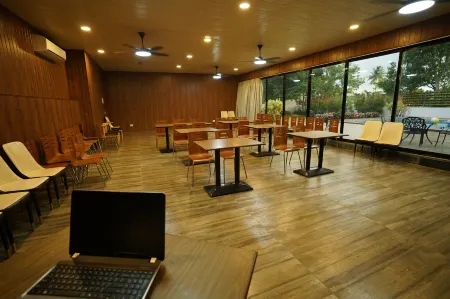 Ciesta Treeo Отели рядом с достопримечательностью «Карла Кейвс»