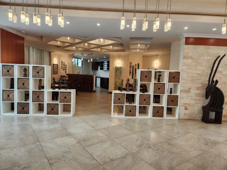 Kora Hotel Suites Отели рядом с достопримечательностью «St. George Church»