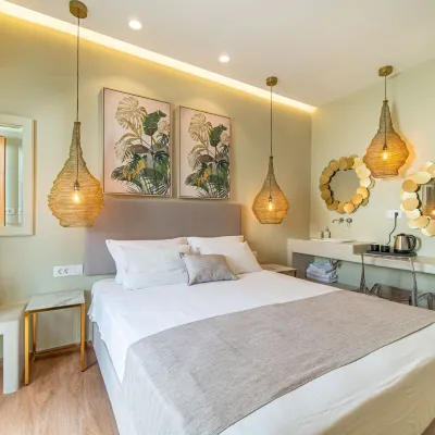 Antonia Hotel Hotel dekat Nea Kameni