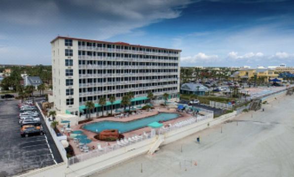 Beautiful Beachfront Resort Condo - Housity