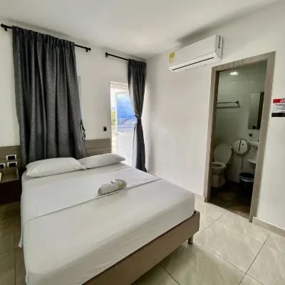 Hotel Diamond Bga Hotel dekat Catedral de La Sagrada Familia