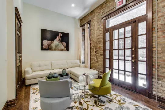 紅寶石客房水療飯店-民宿-僅成人