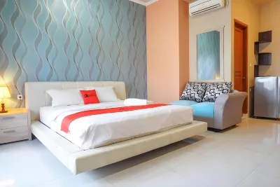 RedDoorz Near Kemang Square Hotels in South Jakarta City