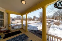 Marmora and Lake Inn and Victorian Diner