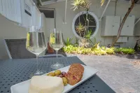 Caribbean Noosa Hotels in Noosa Heads