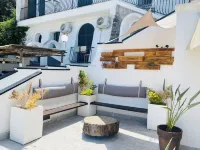 Black Market Hotel - Balkon