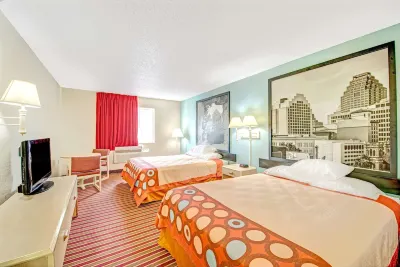 Super 8 by Wyndham San Antonio/Fiesta Hotels in San Antonio
