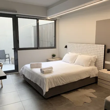 M17 Studios & Suites in the Heart of Athens Отели рядом с достопримечательностью «Станция метро Monastiraki»